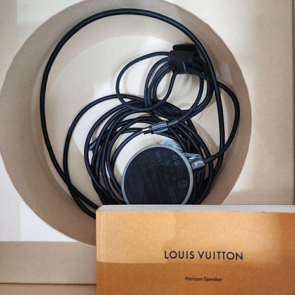 RARE! Louis Vuitton LV Limited Horizon Light Up Bluetooth Speaker & accessories - Picture 5 of 12